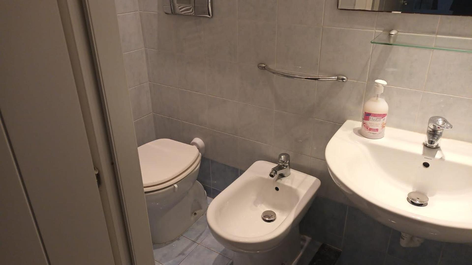 Ferienwohnung Casa N 2 Con Parcheggio Privato E Colonnina Ricarica Livorno Exterior foto