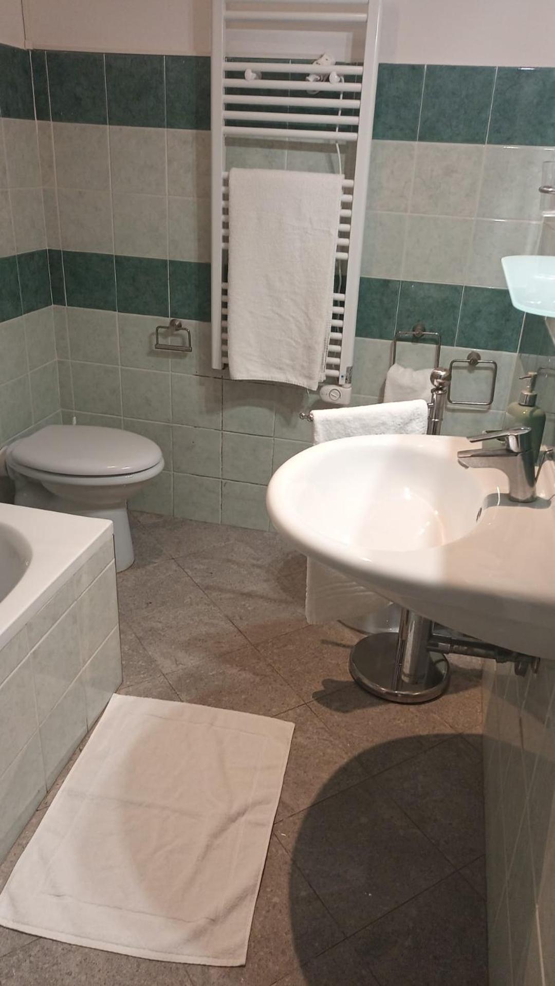 Ferienwohnung Casa N 2 Con Parcheggio Privato E Colonnina Ricarica Livorno Exterior foto